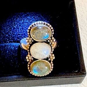 Sterling silver Crawler with Blue flash Labradorite and Moonstone. Size 8